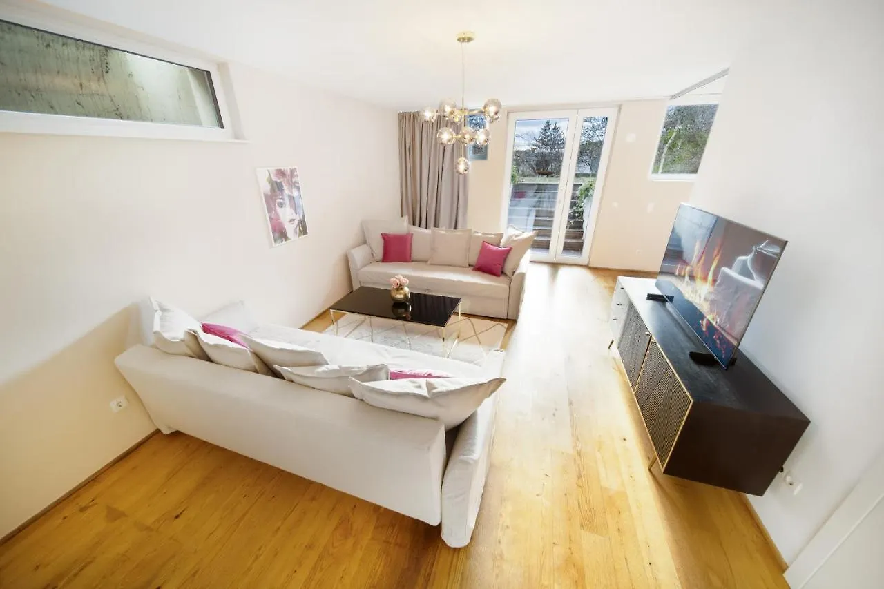 Smile Villa Mit Parkplatz, Garten Und Terrasse Im Beliebten Doebling In Wien 维也纳