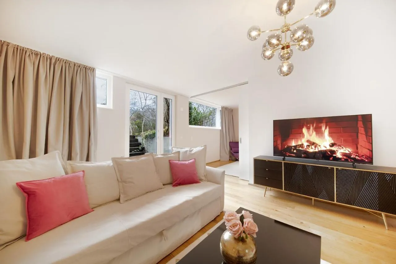 Smile Villa Mit Parkplatz, Garten Und Terrasse Im Beliebten Doebling In Wien