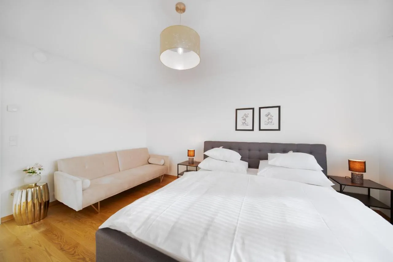 Smile Villa Mit Parkplatz, Garten Und Terrasse Im Beliebten Doebling In Wien  维也纳